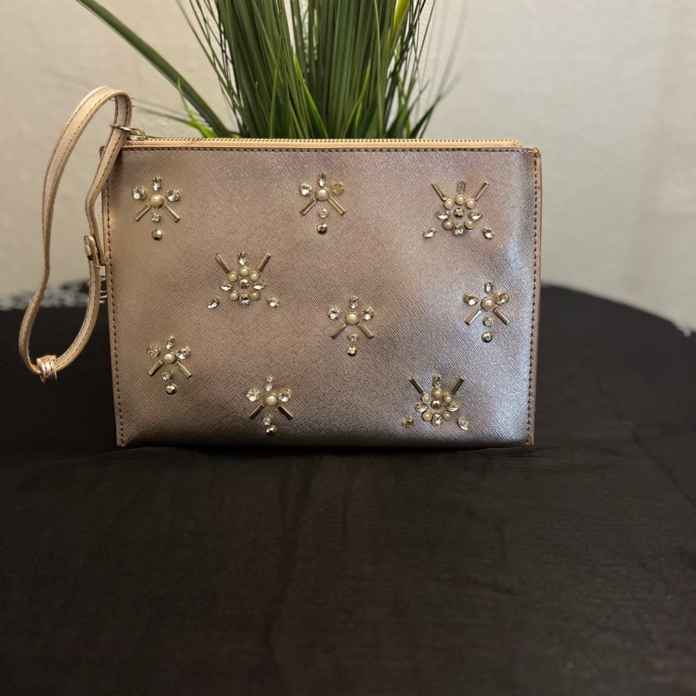 NEW YORK  & COMPANY: Never used, no tags. Gold clutch.